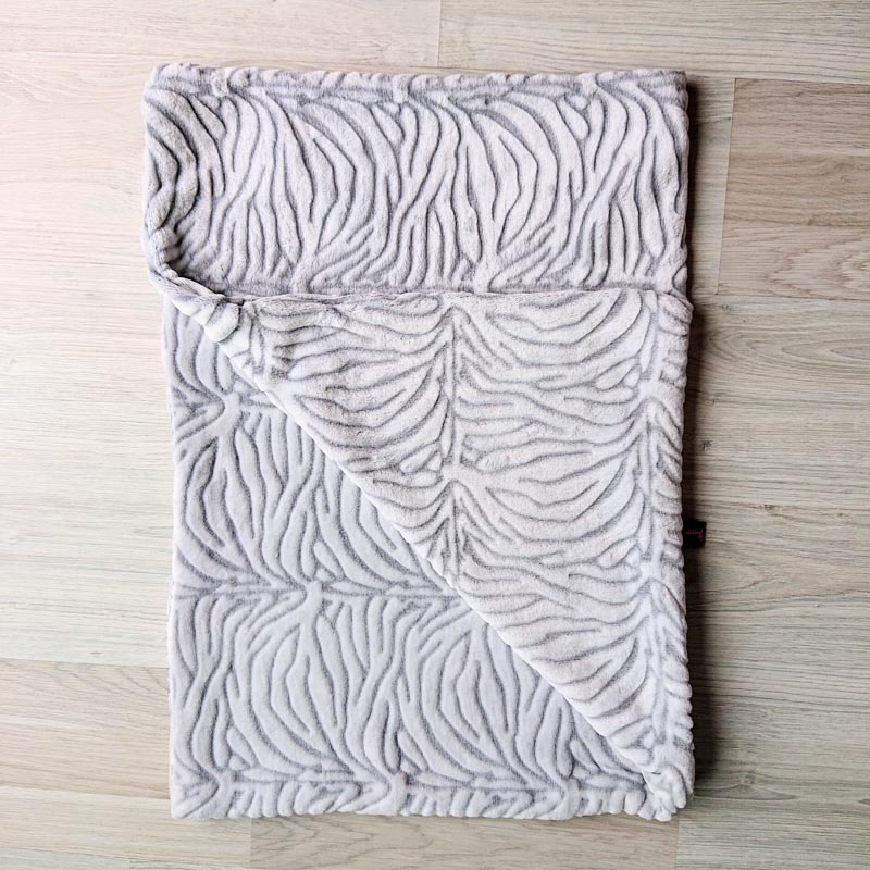 Knuffeldeken - grijs met zebra print